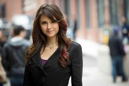  Elena Gilbert. She was fine for the first three seasons, I guess, absolutely intolerable after that. It amazes me to think the 显示 runners might not have made her so unlikeable on purpose.