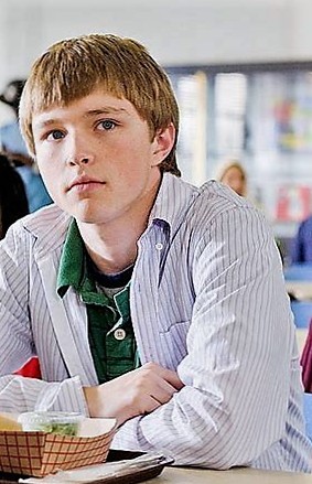  Wrong movie, wrong club. You're talking about "17 Again" movie. This is HSM club. Check out the club you're looking for right here http://www.fanpop.com/clubs/17-again Here's a picture of Sterling Knight from that movie, just for you.