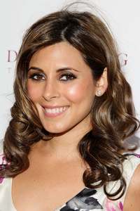  I share a birthday - May 15th - with Jamie-Lynn Sigler (The Sopranos), L. Frank Baum (author of The Wizard of Oz) and a bunch of other people I have no clue who they are LOL Megan 여우 was also born one 일 later than I was, it would have been cool to share my birthday with her.