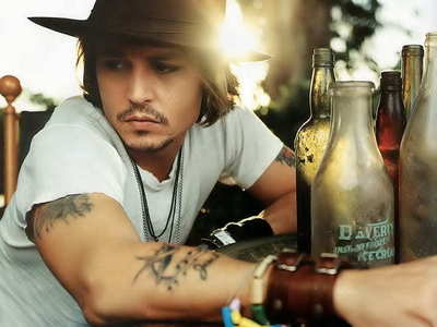  Johnny Depp, he's been my favoriete of mine since my early teens. He is a good man and he's very talented and doesn't deserve what he has been going through with his ex-wife for over 7 years. I've always believed in him and I will continue to believe in him. He deserves better.