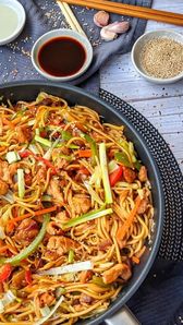  I Liebe spicy noodles(I can eat very spicy )teriyaki noodles,asian noodles,noodles with chicken(or ente oder beef)boletuses,salmon, baked feta pasta(with tomatoes and herbs) I Liebe italian pasta(espiacially the creamy ones hmmh like سپتیٹی, اسپگیٹی carbonara,etc.)