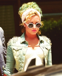 {CONTEST!} Your Favourite candid of Demi! 