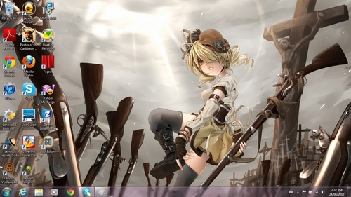  Post a picture of your pretty anime-fied desktops.