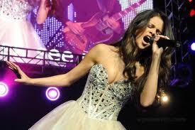 Post a Pic of Selena singing