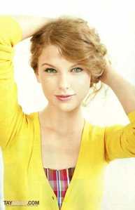  post a pic of Taylor something in yellow!!