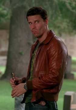  Post a pic of your actor wearing a leather jaket