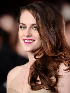  Post your fave pic of Kristen.This is one of my absolute faves of Kristen.She looks beautiful and stunning.It is from the BD 2 L.A. premiere.