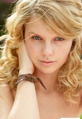  Post a pic of Taylor without makeup (props )