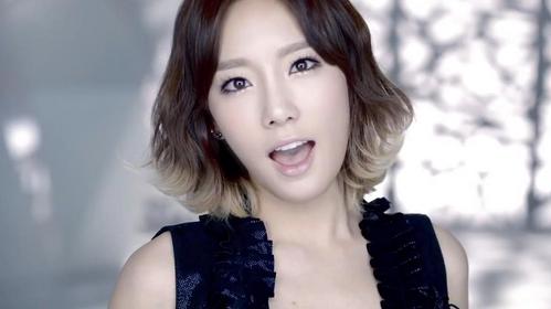  Post a picture of Taeyeon in The Boys.