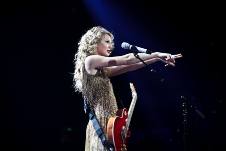 Post a pic of Taylor In Sparkle Dresses ! PROPS