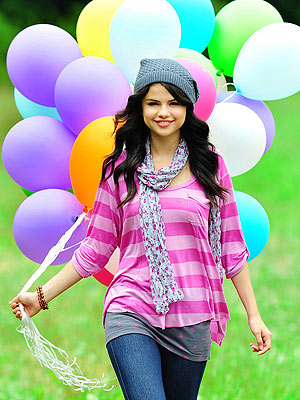 Guys need ur help again :( It's about Selena's birthday party ;)