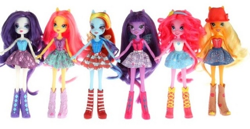  Is there anyone out there who like the Equestria Girls 玩偶 或者 am I the only one