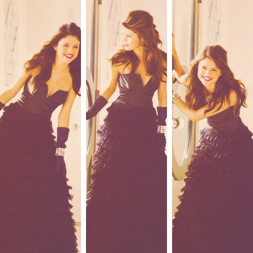 _______CONTEST 18_______POST A PIC OF SELENA WITH A LONG DRESS! 
