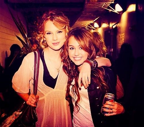  Post a pic of Miley with Tay