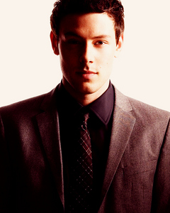  Post a hot picture of Cory Monteith.
