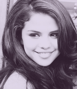 post a pic of sel in black and white....Hace fun