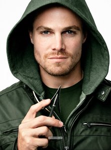  Post a picture of an actor with a hood.