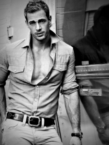  Post a picture of William Levy.