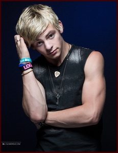 What is ross lynch's favorite quote?