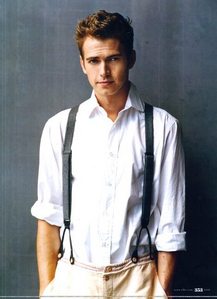  Post a picture of an actor wearing suspenders