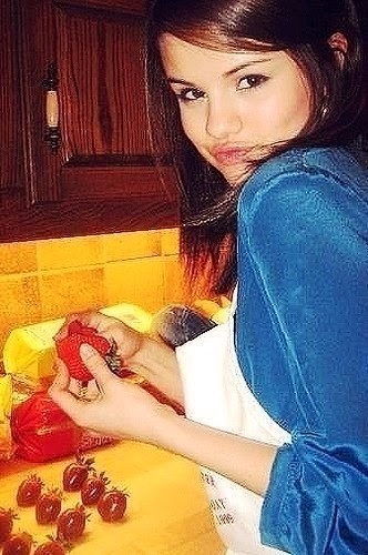  Post a picture of Selena that I've never seen ◕‿◕