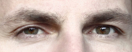  Post a pic of an actor's eyes