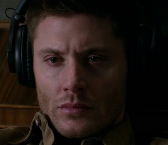 What is the model of the headphones Dean was wearing in Supernatural Episode 14 Captives?!