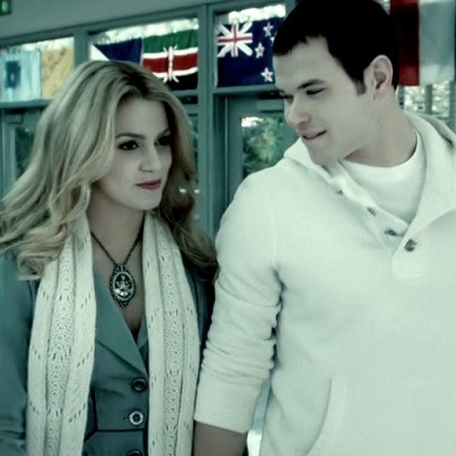  In which things Rosalie & Emmett are common?