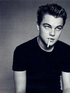  Post a picture of an actor with a cigarette.