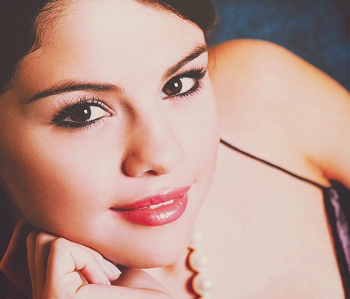  Stunning Selena ~ Contest