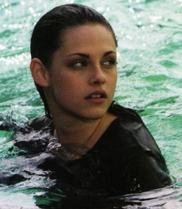  Post a pic of an actress in water