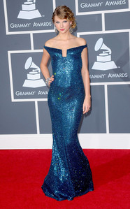  Taylor's best dressed pic. in blue