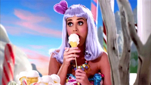  How much do te Amore katy perry? commento BELOW