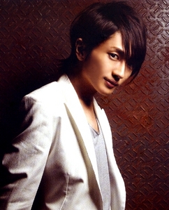  Takahiro Nishijima promoting AAA's 5th album「HEARTFUL」(2010)