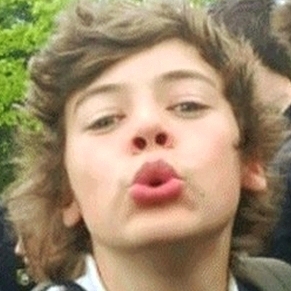  Harry sends anda a kiss, babe :) keep it :)