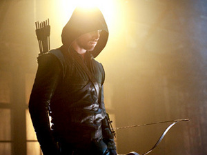  ऐरो (Stephen Amell) sulks after his fourth—or is it fifth?—rejection of the night.