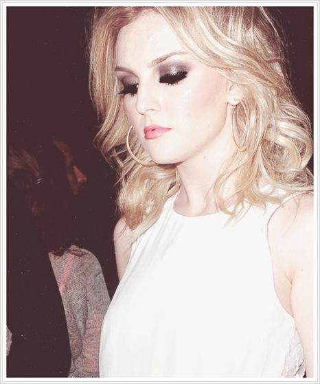  Your Stunning Like Perrie<33