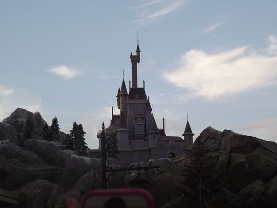  Beast's castillo in New Fantasyland!