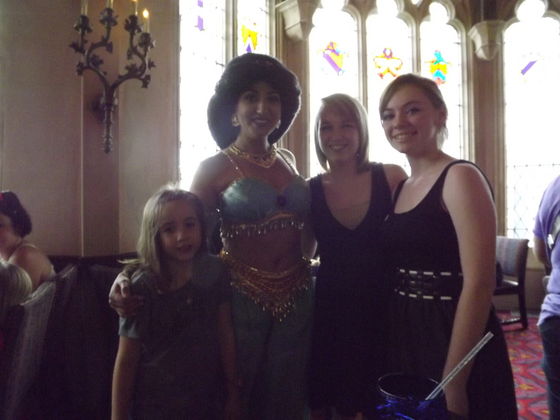 Wooops, I forgot to put Jasmine with all the other princesses at Cinderella's Royal Table :)