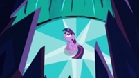  Look at the center of the trap. Oh another star! Maybe everything is not perfectly fine. Why did Twilight become a princess? Is it a good thing অথবা some evil ploy দ্বারা Princess Celestia? Will Starswirl come back as a villain?
