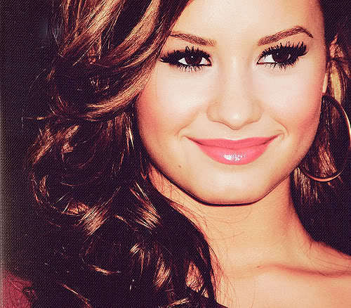  your are gorgeous like Demi <3