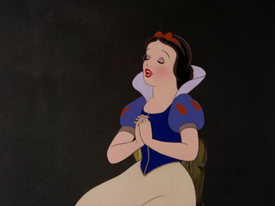  Aurora got upset over the fact that she would never be able to see the young man that she had met in the forest, Snow White doesn't even mention her prince except until the dwarfs asks her to tell them a 爱情 story