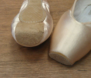  unbroken pointe shoes