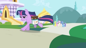 Twilight Sparkle running to the Castle