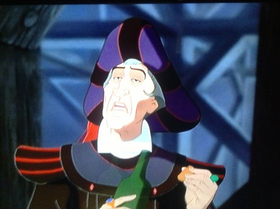  Frollo (The Hunchback of Notre Dame)-My oben, nach oben Number 3 most evil Disney villain of all time