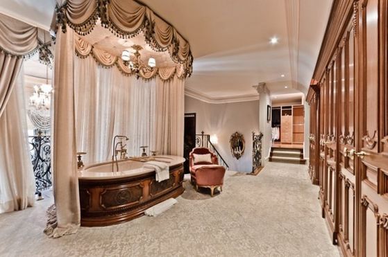  The Master Bathroom At Michael's House