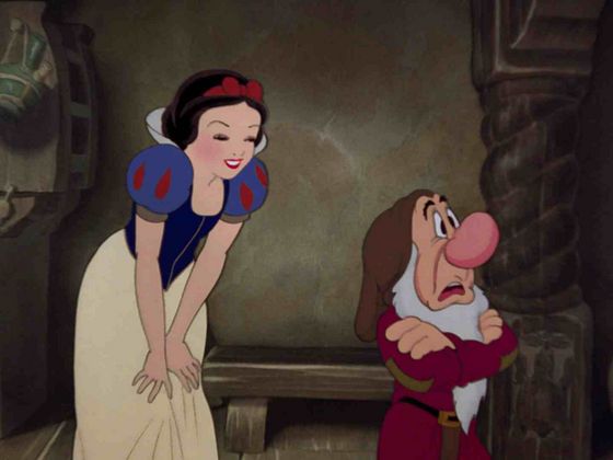  Snow White: Aw, look at her! She's truly irresistible!
