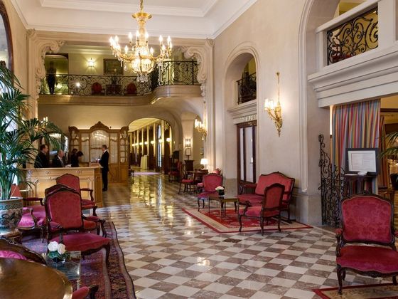  Inside The Regina Hotel In Paris, France