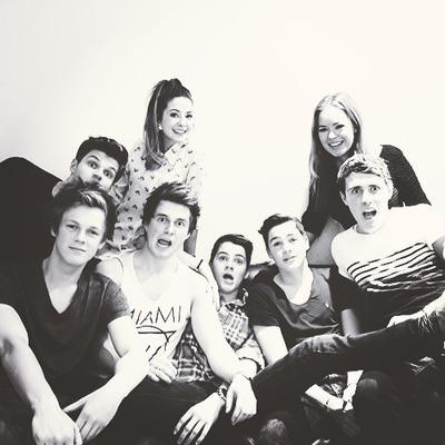 thank あなた for getting me into youtubers :D they are my life