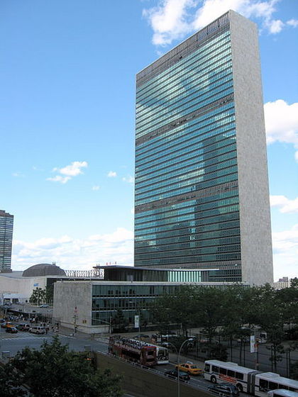  Michael And Maris Taking A Tour Of The United Nations Building